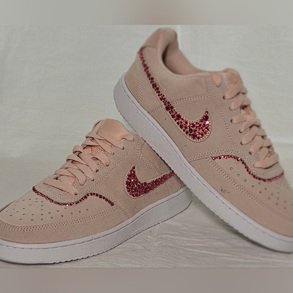 🌟Bling Custom Nike Suede Sneakers Crystal Rhinestone Rose Pink Swoosh Size 9 🌟 - Picture 1 of 9